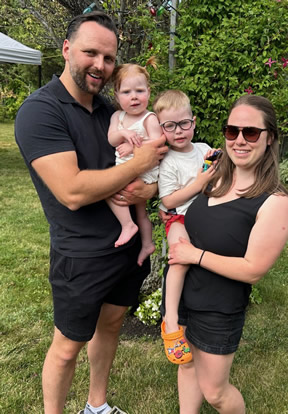 emma and family_288.jpg